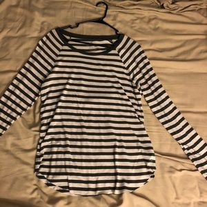 Over sized long sleeve American eagle top